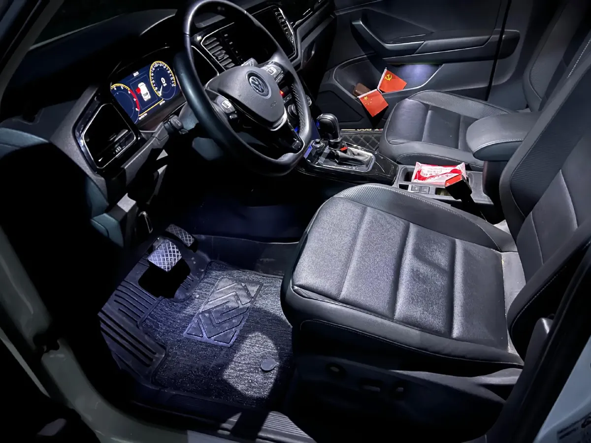 2021 Volkswagen T-Roc 1.4T 150HP L4 7DCT,autocango,china used car exporter,china ev exporter,chinese used car exporter,chinese used ev exporter