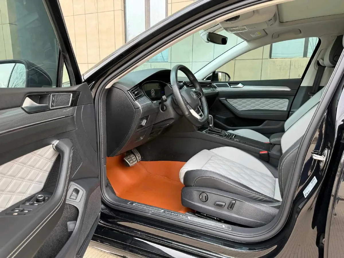 2023 Volkswagen Magotan 2.0T 186HP L4 7DCT,autocango,china used car exporter,china ev exporter,chinese used car exporter,chinese used ev exporter