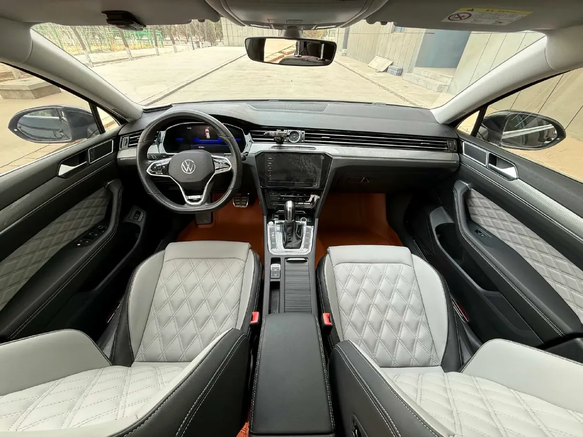 2023 Volkswagen Magotan 2.0T 186HP L4 7DCT,autocango,china used car exporter,china ev exporter,chinese used car exporter,chinese used ev exporter