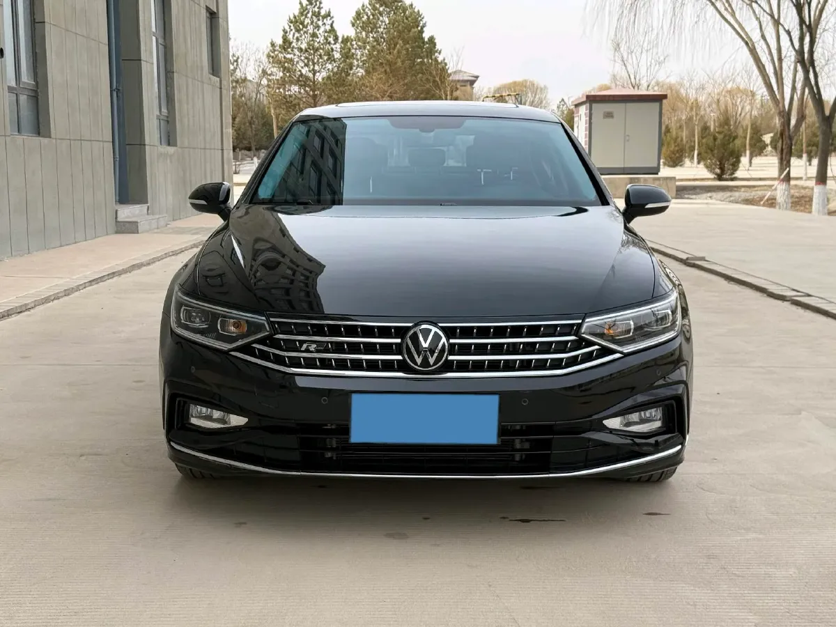 2023 Volkswagen Magotan 2.0T 186HP L4 7DCT,autocango,china used car exporter,china ev exporter,chinese used car exporter,chinese used ev exporter