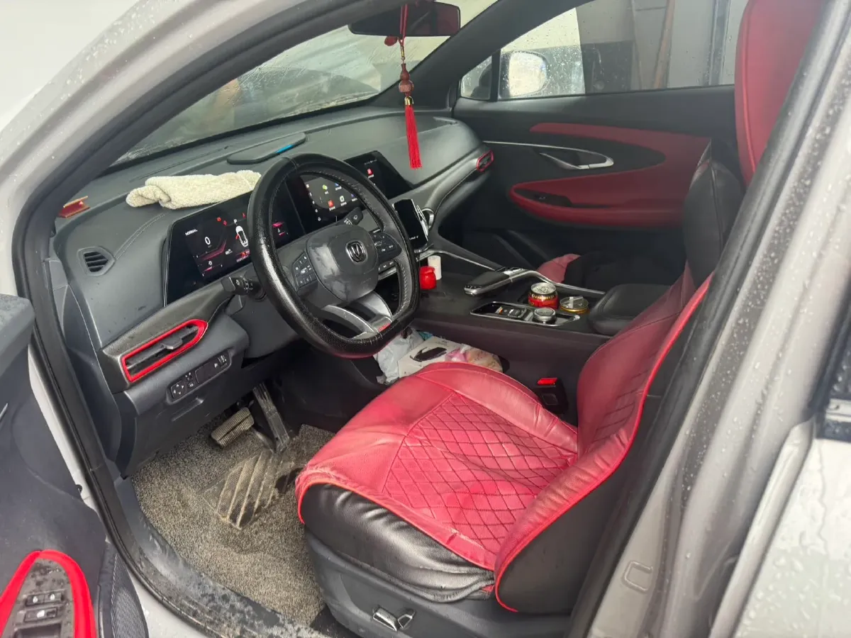 2020 ChangAn UNI-T 1.5T 180HP L4 7DCT,autocango,china used car exporter,china ev exporter,chinese used car exporter,chinese used ev exporter