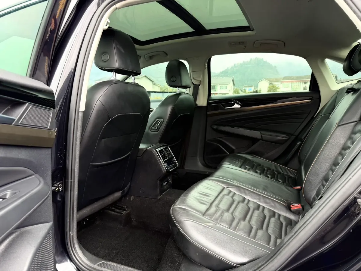 2019 Skoda Kodiak 2.0T 186HP L4 7DCT,autocango,china used car exporter,china ev exporter,chinese used car exporter,chinese used ev exporter