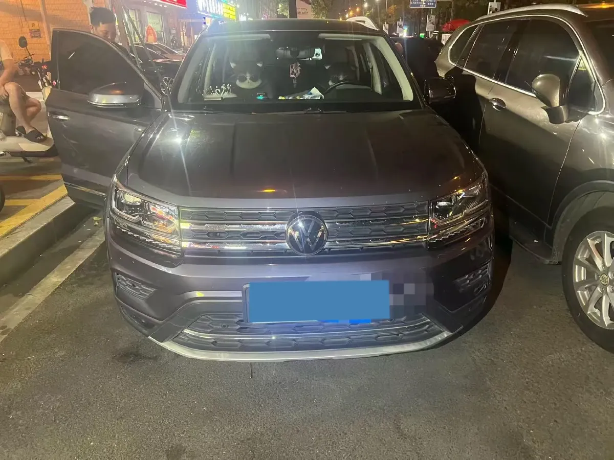 2021 Volkswagen Tharu 2.0T 186HP L4 7DCT,autocango,china used car exporter,china ev exporter,chinese used car exporter,chinese used ev exporter
