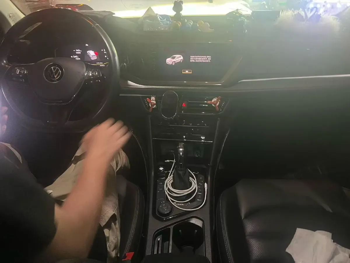 2021 Volkswagen Tharu 2.0T 186HP L4 7DCT,autocango,china used car exporter,china ev exporter,chinese used car exporter,chinese used ev exporter