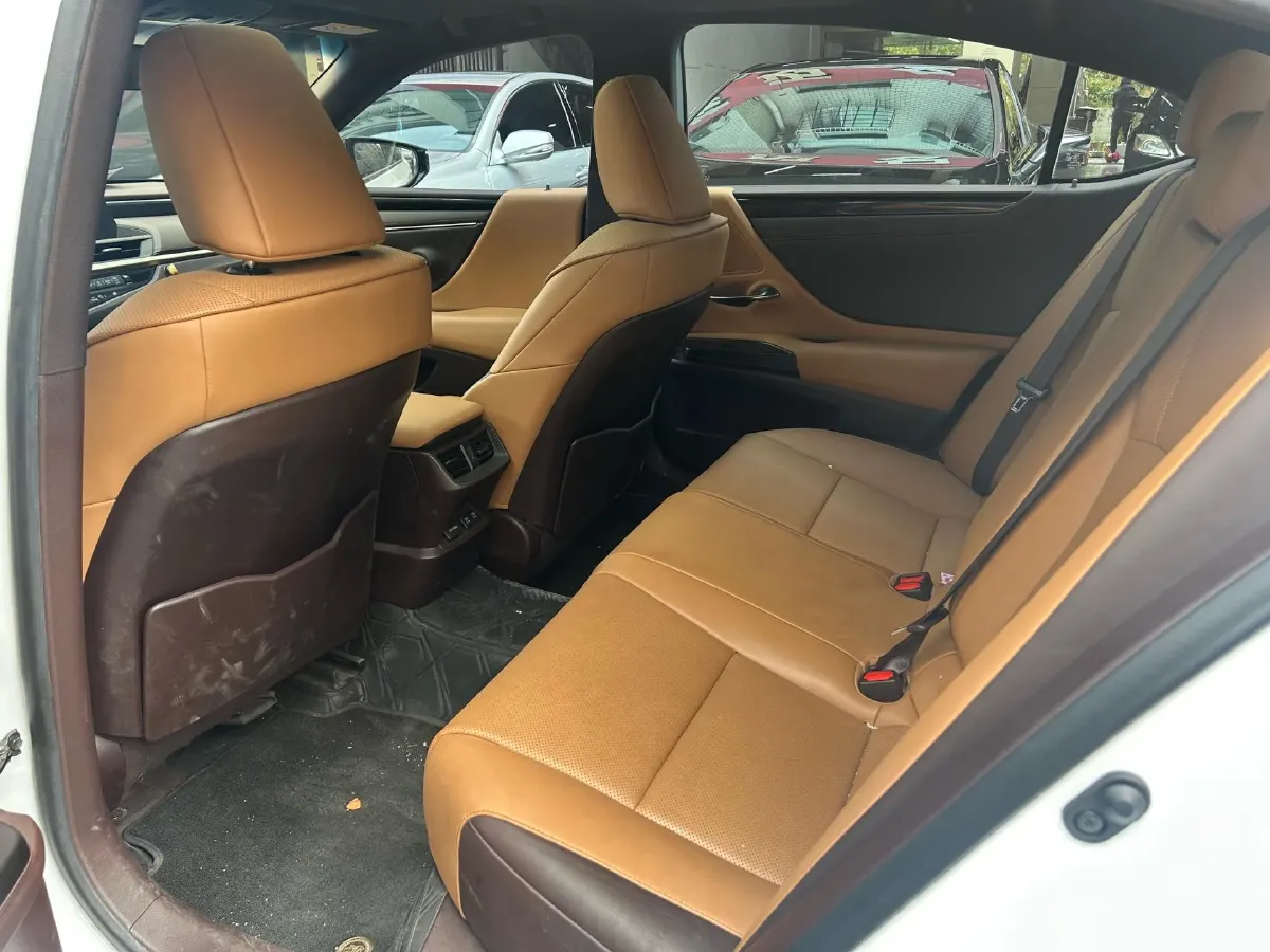 2020 Lexus ES 2.0L 173HP L4 CVT,autocango,china used car exporter,china ev exporter,chinese used car exporter,chinese used ev exporter