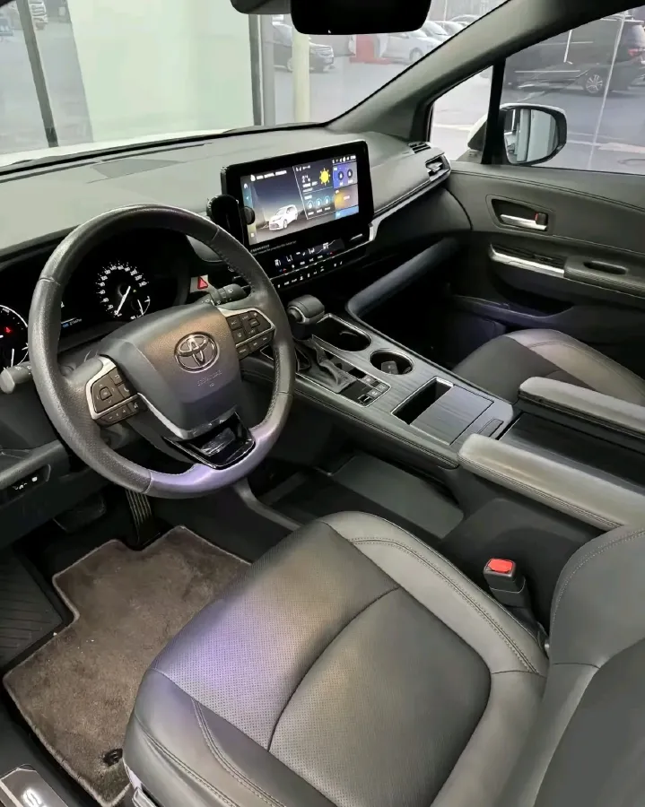 2024 Toyota Sienna 2.5L 189HP L4 E-CVT Hybrid,autocango,china used car exporter,china ev exporter,chinese used car exporter,chinese used ev exporter
