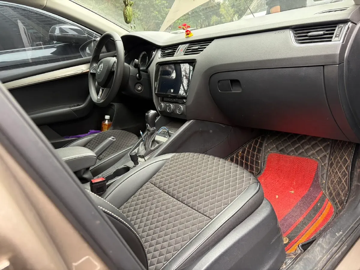 2019 Skoda Octavia 1.2T 116HP L4 7DCT,autocango,china used car exporter,china ev exporter,chinese used car exporter,chinese used ev exporter