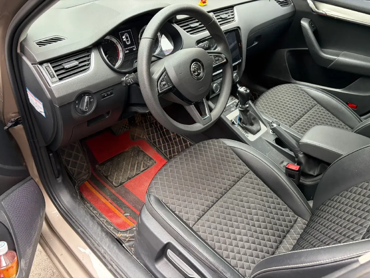 2019 Skoda Octavia 1.2T 116HP L4 7DCT,autocango,china used car exporter,china ev exporter,chinese used car exporter,chinese used ev exporter