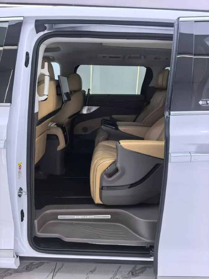 2022 Mercedes-Benz GLC Class 2.0T 197HP L4 9AT,autocango,china used car exporter,china ev exporter,chinese used car exporter,chinese used ev exporter