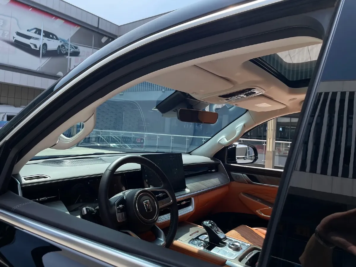 2024 Tank 500 2.0T 252HP L4 9AT PHEV 37.1/36.7KWH,autocango,china used car exporter,china ev exporter,chinese used car exporter,chinese used ev exporter