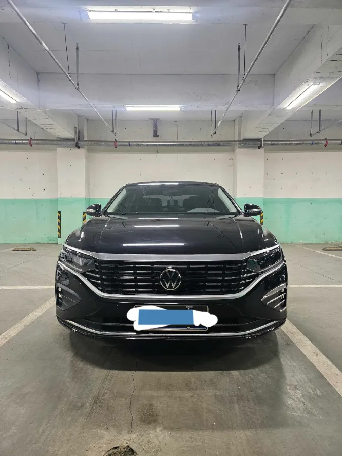 2024 Volkswagen Passat 2.0T 186HP L4 7DCT,autocango,china used car exporter,china ev exporter,chinese used car exporter,chinese used ev exporter