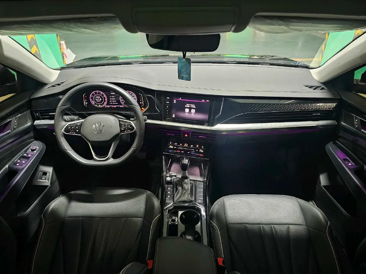 2024 Volkswagen Passat 2.0T 186HP L4 7DCT,autocango,china used car exporter,china ev exporter,chinese used car exporter,chinese used ev exporter