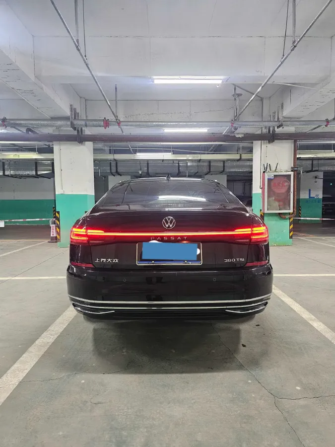 2024 Volkswagen Passat 2.0T 186HP L4 7DCT,autocango,china used car exporter,china ev exporter,chinese used car exporter,chinese used ev exporter