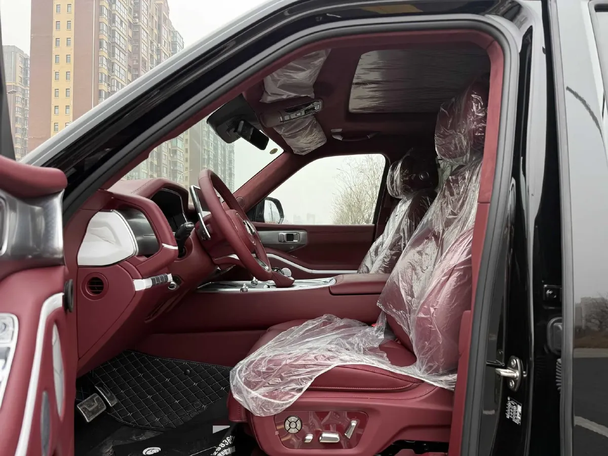 2024 Tank 700 3.0T 360HP V6 9AT PHEV 37.1KWH,autocango,china used car exporter,china ev exporter,chinese used car exporter,chinese used ev exporter