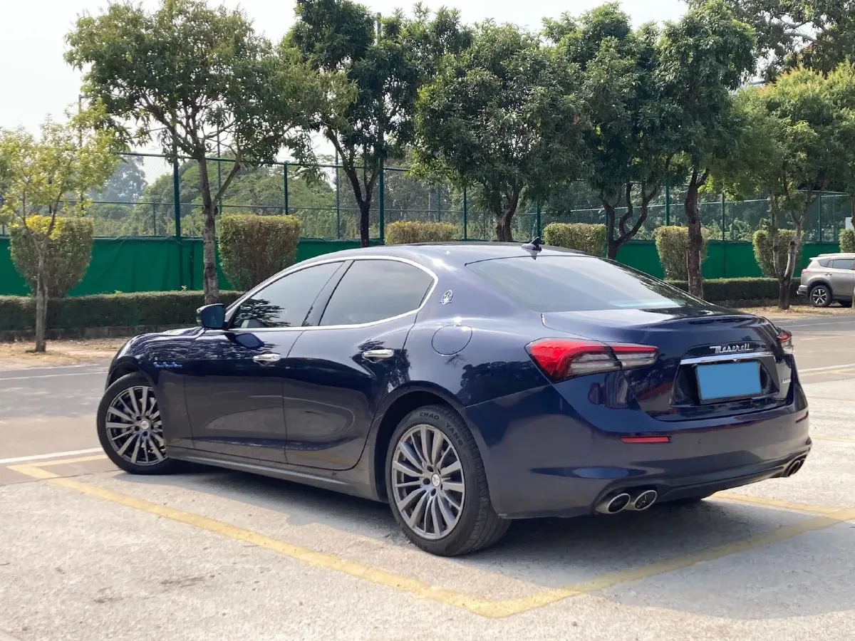 2021 Maserati Ghibli 2.0T 330HP L4 8AT,autocango,china used car exporter,china ev exporter,chinese used car exporter,chinese used ev exporter