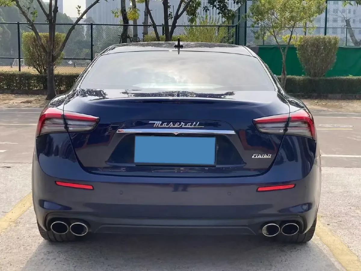 2021 Maserati Ghibli 2.0T 330HP L4 8AT,autocango,china used car exporter,china ev exporter,chinese used car exporter,chinese used ev exporter