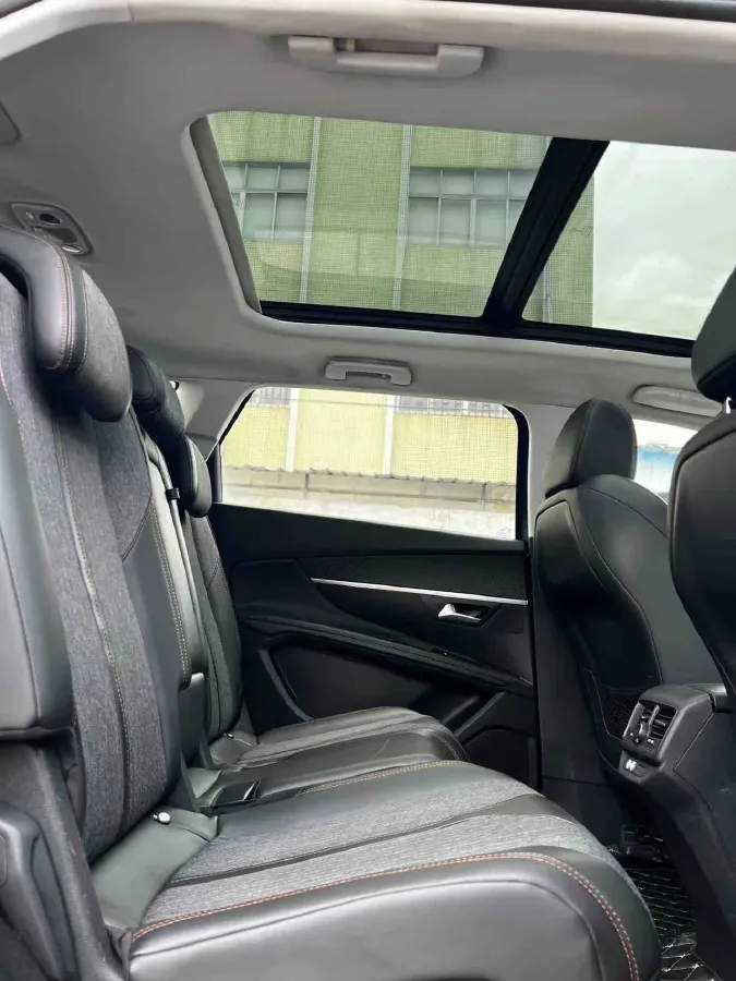 2017 Peugeot 5008 1.8T 204HP L4 6AT,autocango,china used car exporter,china ev exporter,chinese used car exporter,chinese used ev exporter