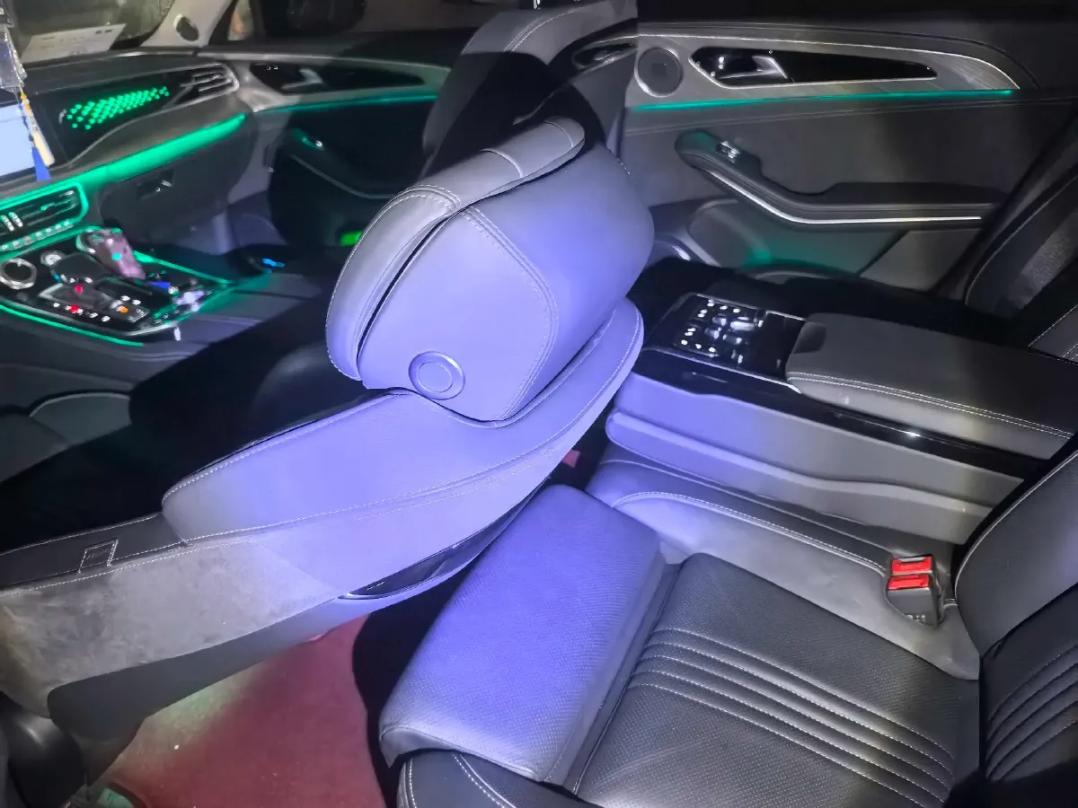 2020 HongQi H9 2.0T 252HP L4 7DCT,autocango,china used car exporter,china ev exporter,chinese used car exporter,chinese used ev exporter