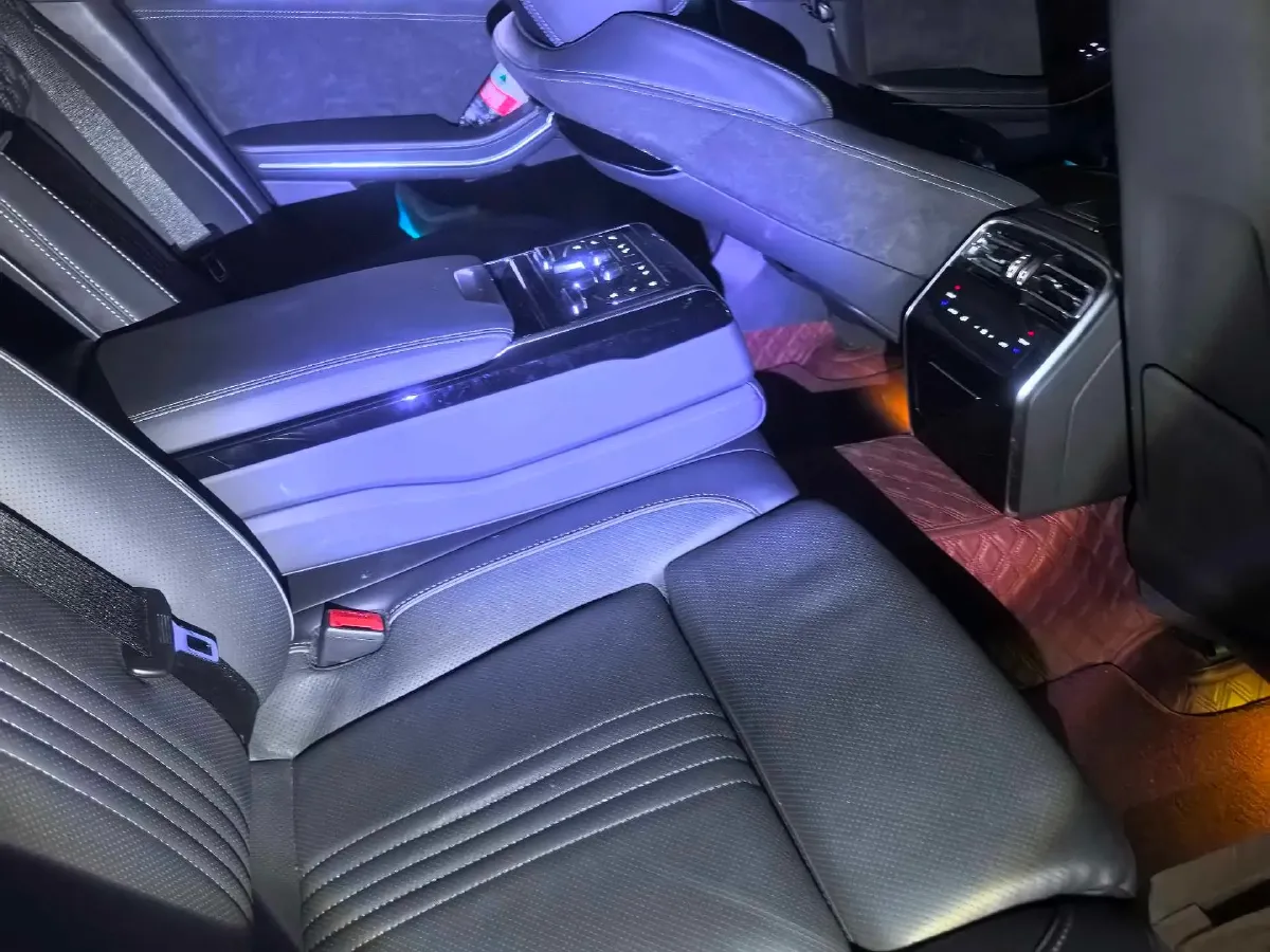 2020 HongQi H9 2.0T 252HP L4 7DCT,autocango,china used car exporter,china ev exporter,chinese used car exporter,chinese used ev exporter