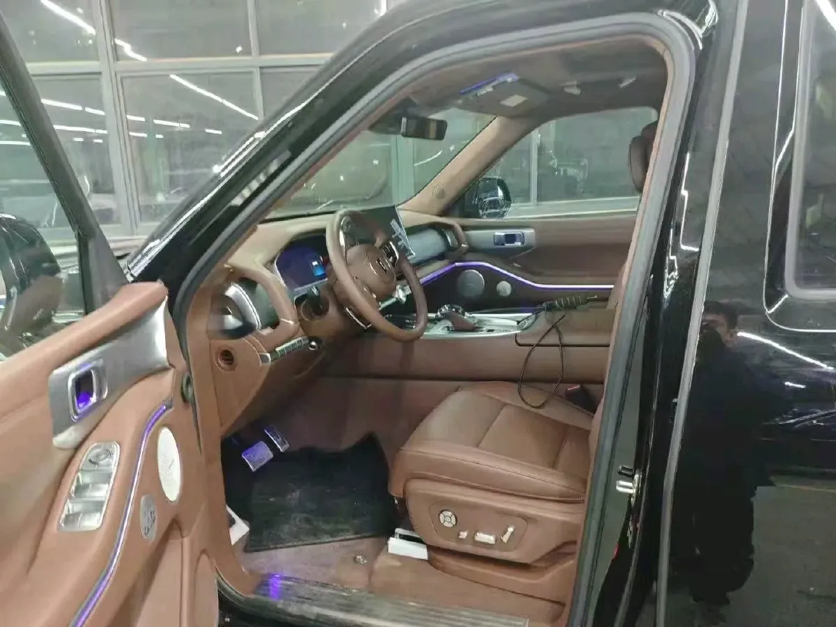 2024 Tank 700 3.0T 360HP V6 9AT PHEV 37.1KWH,autocango,china used car exporter,china ev exporter,chinese used car exporter,chinese used ev exporter