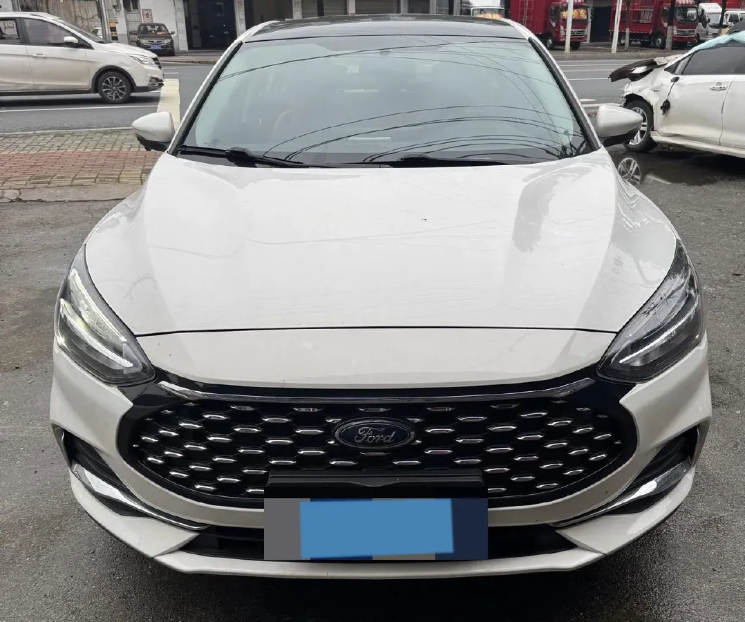 2021 Ford Focus 1.5T 174HP L3 8AT,autocango,china used car exporter,china ev exporter,chinese used car exporter,chinese used ev exporter