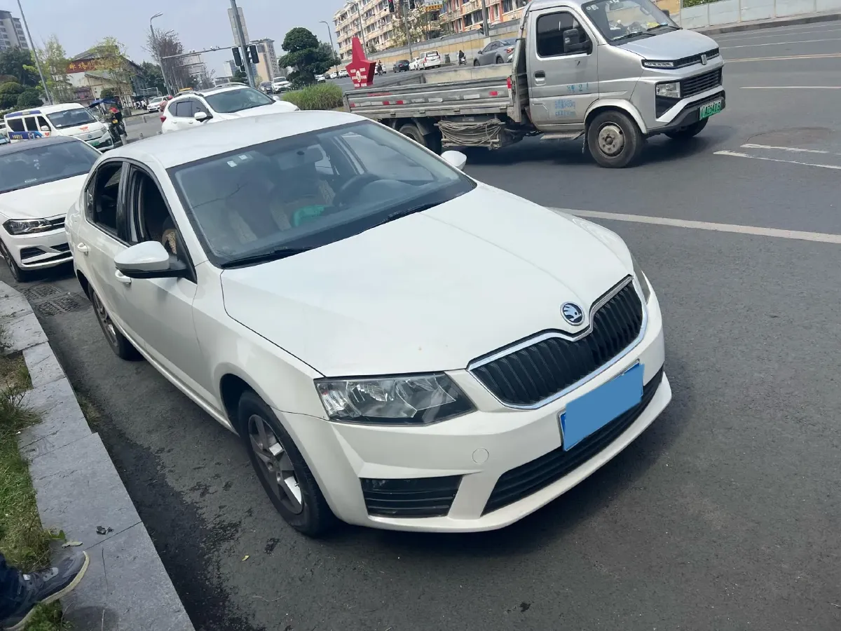 2017 Skoda Octavia 1.6L 110HP L4 5MT,autocango,china used car exporter,china ev exporter,chinese used car exporter,chinese used ev exporter
