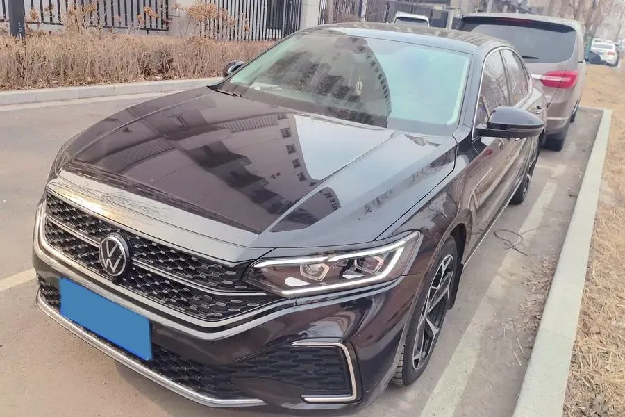 2023 Volkswagen Passat 2.0T 186HP L4 7DCT,autocango,china used car exporter,china ev exporter,chinese used car exporter,chinese used ev exporter