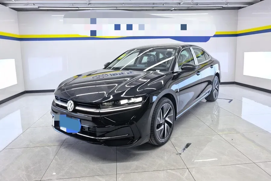 2026 Volkswagen Magotan 2.0T 220HP L4 7DCT,autocango,china used car exporter,china ev exporter,chinese used car exporter,chinese used ev exporter