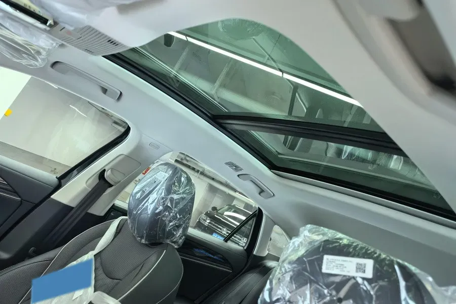 2026 Volkswagen Magotan 2.0T 220HP L4 7DCT,autocango,china used car exporter,china ev exporter,chinese used car exporter,chinese used ev exporter