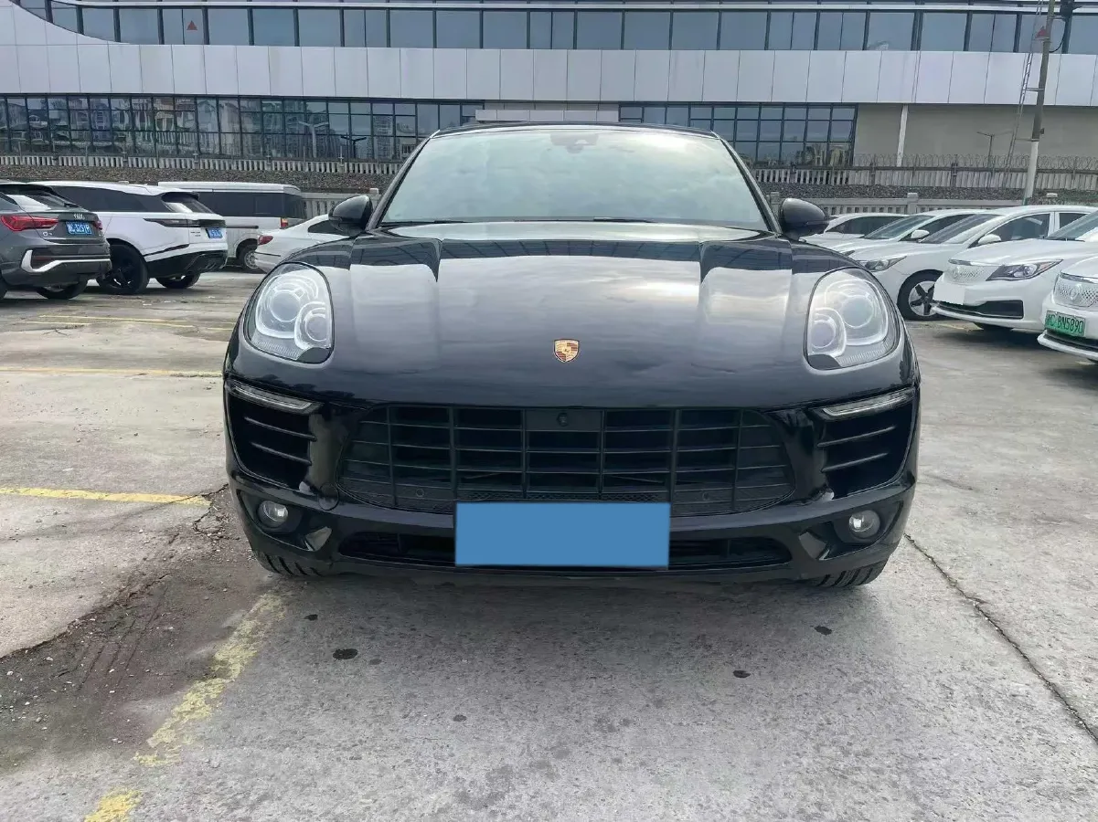 2016 Porsche Macan 2.0T 237HP L4 7DCT,autocango,china used car exporter,china ev exporter,chinese used car exporter,chinese used ev exporter