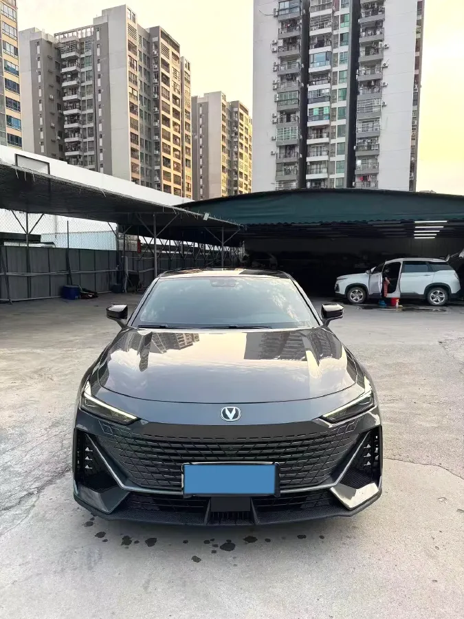 2022 ChangAn UNI-V 1.5T 188HP L4 7DCT,autocango,china used car exporter,china ev exporter,chinese used car exporter,chinese used ev exporter