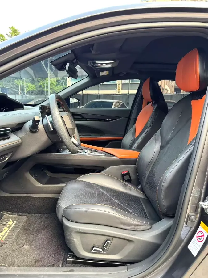 2022 ChangAn UNI-V 1.5T 188HP L4 7DCT,autocango,china used car exporter,china ev exporter,chinese used car exporter,chinese used ev exporter