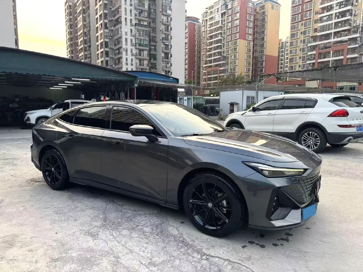 2022 ChangAn UNI-V 1.5T 188HP L4 7DCT,autocango,china used car exporter,china ev exporter,chinese used car exporter,chinese used ev exporter