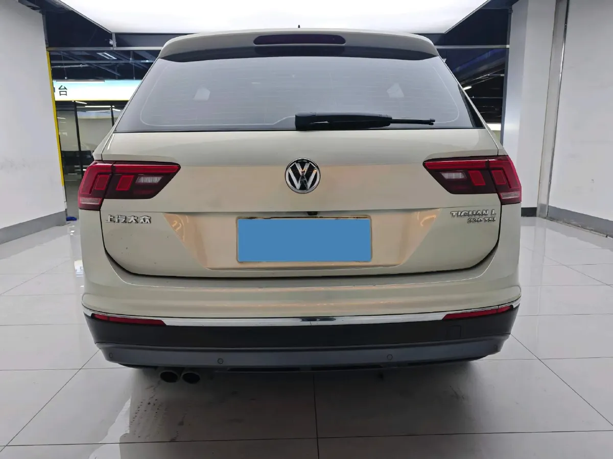 2018 Volkswagen Tiguan L 2.0T 186HP L4 7DCT,autocango,china used car exporter,china ev exporter,chinese used car exporter,chinese used ev exporter
