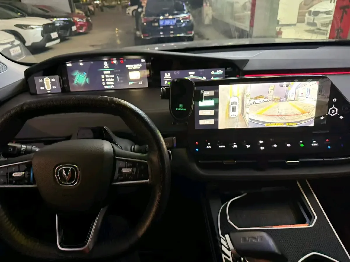 2021 ChangAn UNI-K 2.0T 233HP L4 8AT,autocango,china used car exporter,china ev exporter,chinese used car exporter,chinese used ev exporter