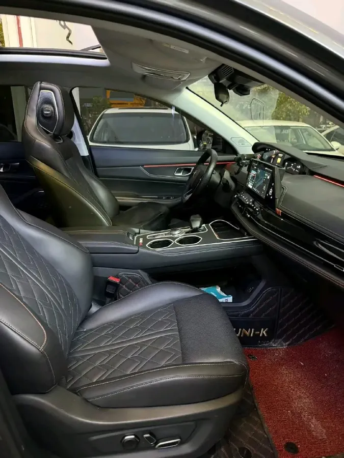 2021 ChangAn UNI-K 2.0T 233HP L4 8AT,autocango,china used car exporter,china ev exporter,chinese used car exporter,chinese used ev exporter