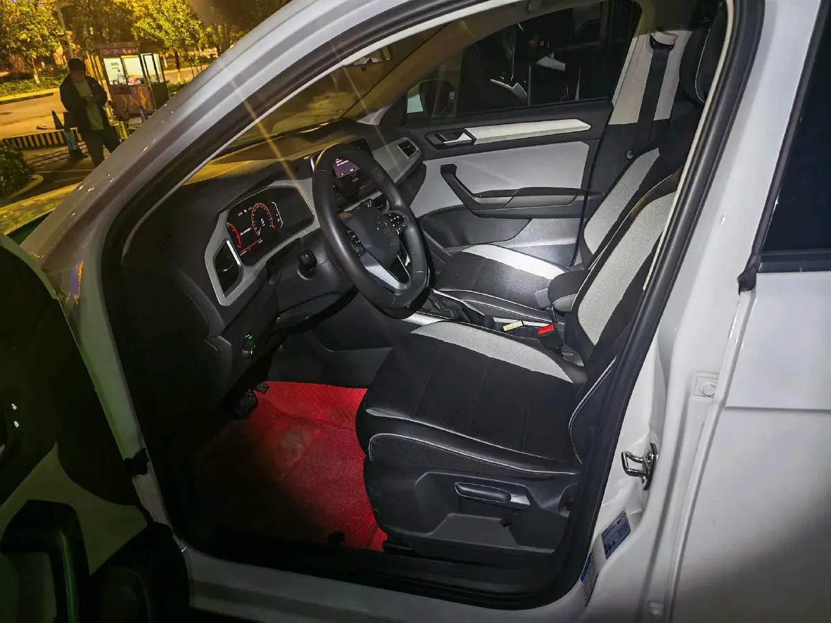 2023 Volkswagen T-Roc 1.4T 150HP L4 7DCT,autocango,china used car exporter,china ev exporter,chinese used car exporter,chinese used ev exporter