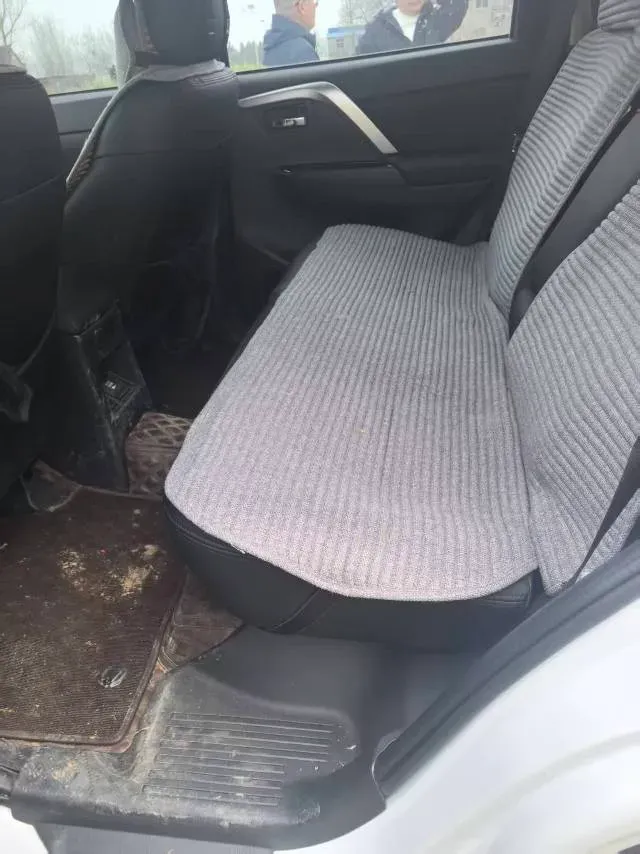 2020 Mitsubishi Pajero 3.0L 209HP V6 8AT,autocango,china used car exporter,china ev exporter,chinese used car exporter,chinese used ev exporter