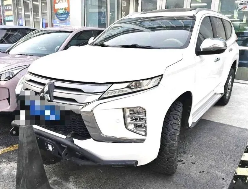 2020 Mitsubishi Pajero 3.0L 209HP V6 8AT,autocango,china used car exporter,china ev exporter,chinese used car exporter,chinese used ev exporter