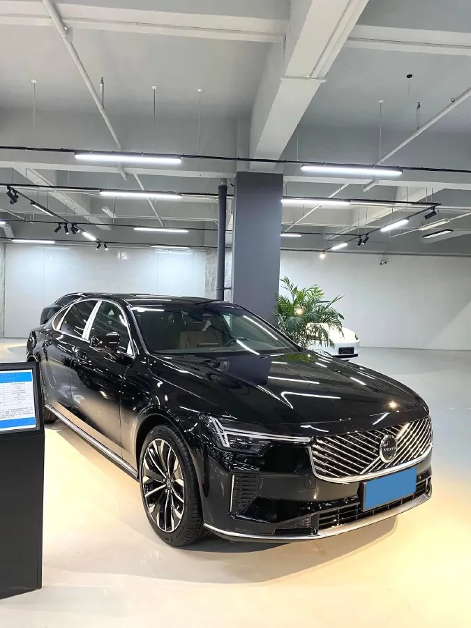 2026 Volvo S90 2.0T 250HP L4 8AT,autocango,china used car exporter,china ev exporter,chinese used car exporter,chinese used ev exporter