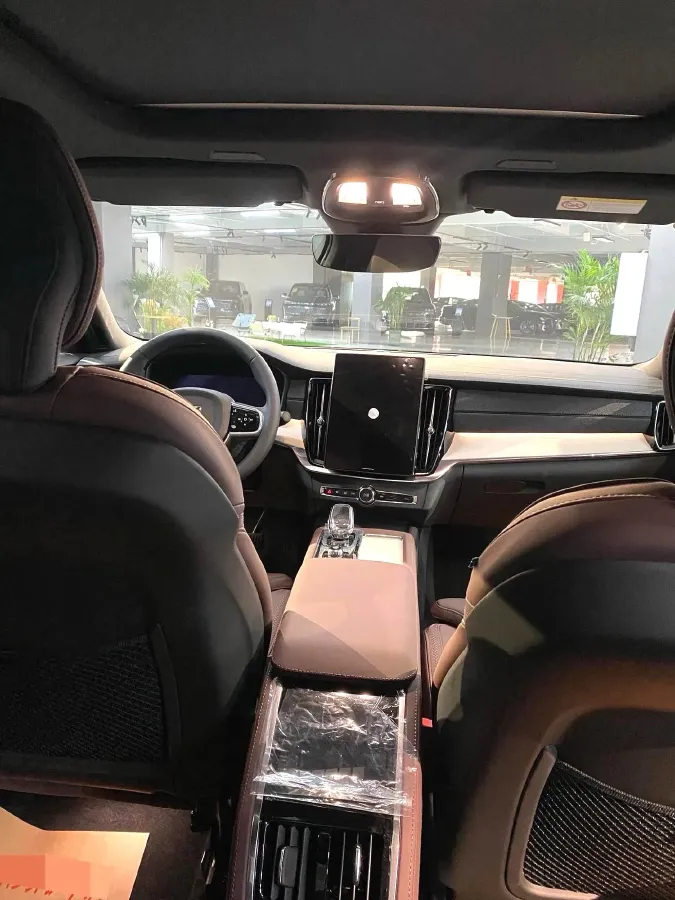 2026 Volvo S90 2.0T 250HP L4 8AT,autocango,china used car exporter,china ev exporter,chinese used car exporter,chinese used ev exporter
