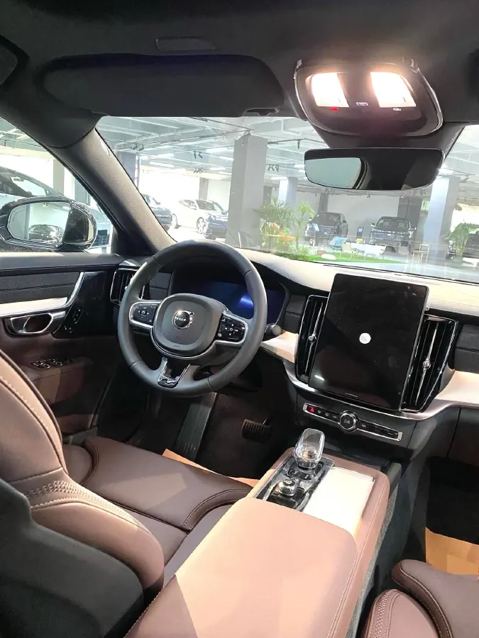 2026 Volvo S90 2.0T 250HP L4 8AT,autocango,china used car exporter,china ev exporter,chinese used car exporter,chinese used ev exporter