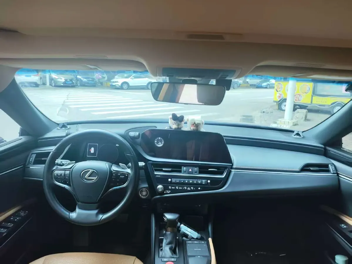 2021 Lexus ES 2.0L 173HP L4 CVT,autocango,china used car exporter,china ev exporter,chinese used car exporter,chinese used ev exporter