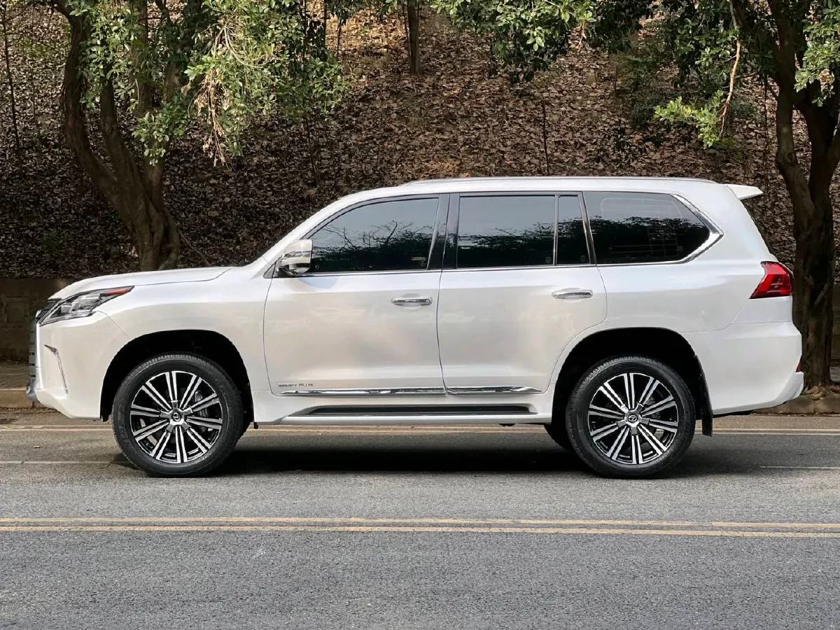 2017 Lexus LX 5.7L 367HP V8 8AT,autocango,china used car exporter,china ev exporter,chinese used car exporter,chinese used ev exporter