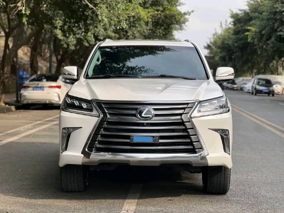 2017 Lexus LX 5.7L 367HP V8 8AT,autocango,china used car exporter,china ev exporter,chinese used car exporter,chinese used ev exporter