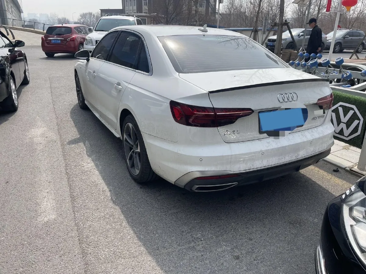 2024 Audi A4L 2.0T 190HP L4 7DCT,autocango,china used car exporter,china ev exporter,chinese used car exporter,chinese used ev exporter
