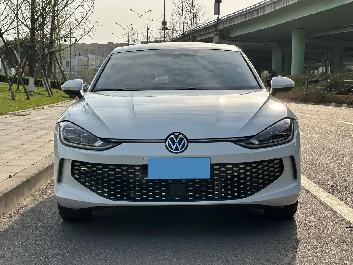 2025 Volkswagen Lamando 1.4T 150HP L4 7DCT,autocango,china used car exporter,china ev exporter,chinese used car exporter,chinese used ev exporter