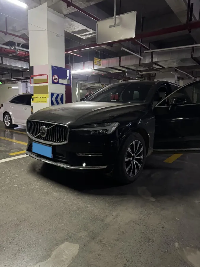 2022 Volvo XC60 2.0T 250HP L4 8AT,autocango,china used car exporter,china ev exporter,chinese used car exporter,chinese used ev exporter