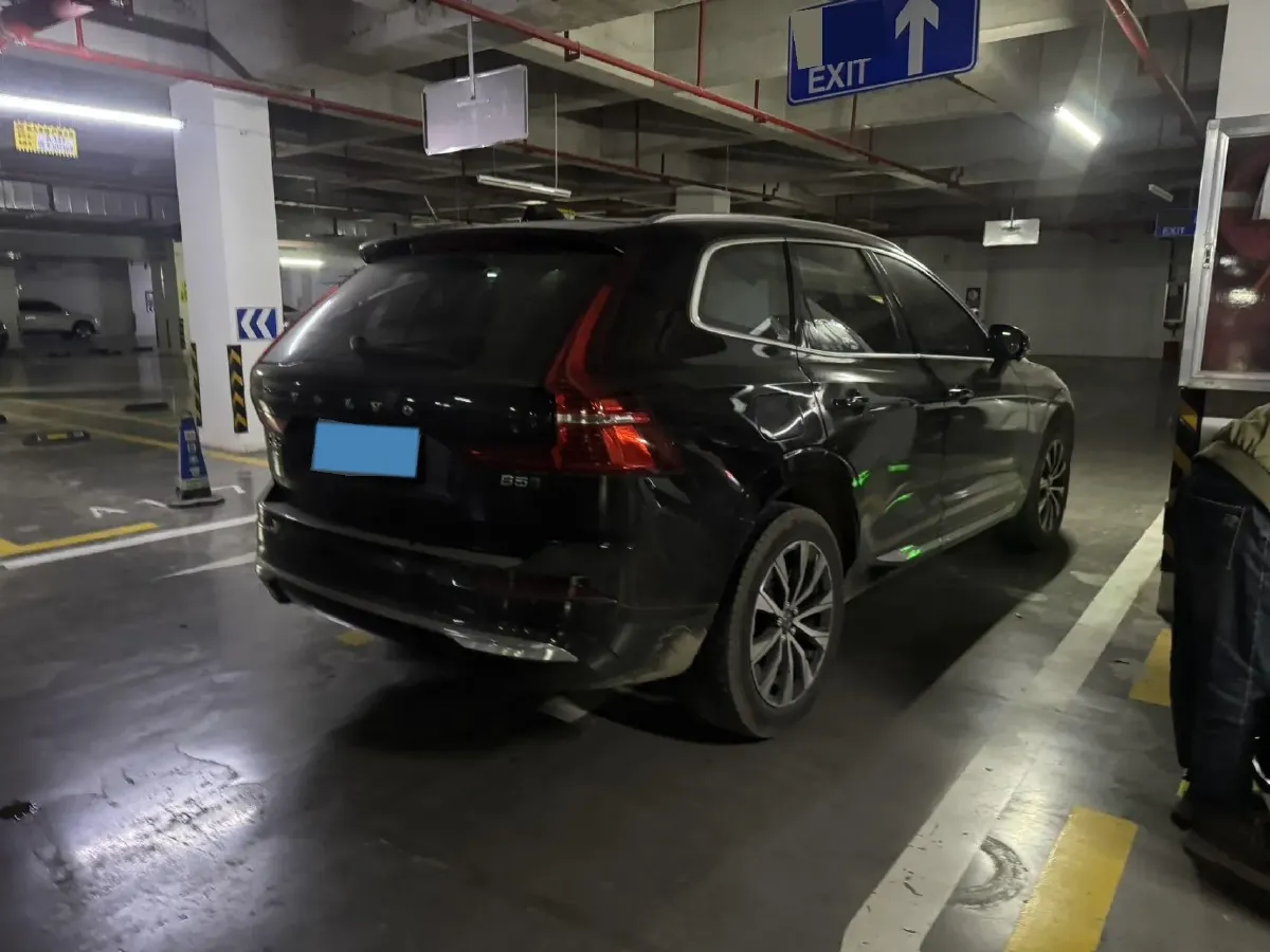2022 Volvo XC60 2.0T 250HP L4 8AT,autocango,china used car exporter,china ev exporter,chinese used car exporter,chinese used ev exporter