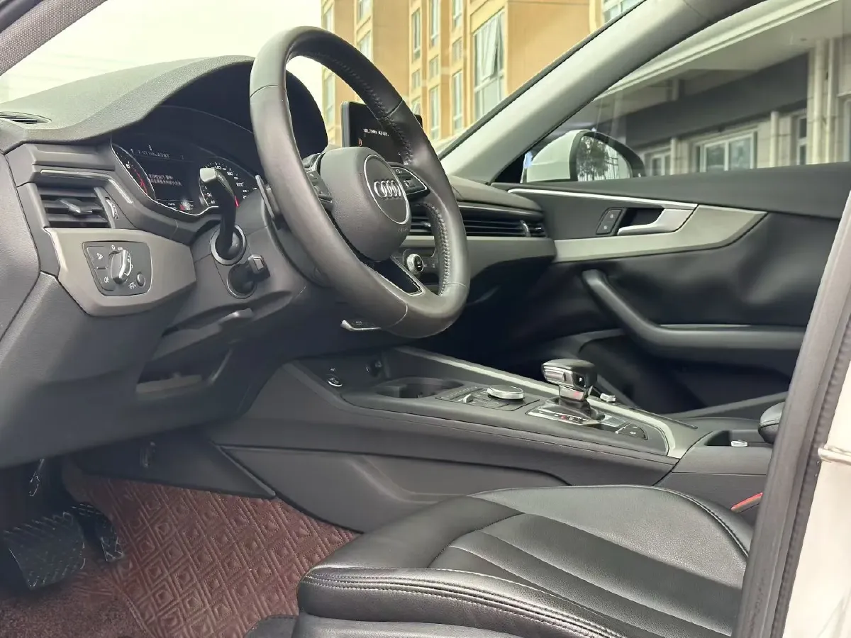 2019 Audi A4L 2.0T 190HP L4 7DCT,autocango,china used car exporter,china ev exporter,chinese used car exporter,chinese used ev exporter